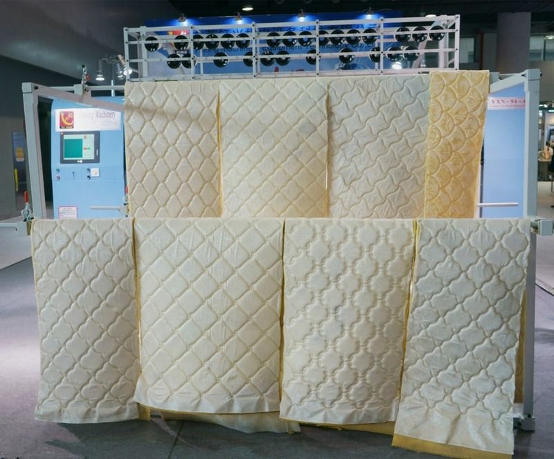 উচ্চ নির্ভুলতা এবং উচ্চ অনমনীয়তা পেশাদারী Quilting মেশিন আমদানি স্ক্রু রড সঙ্গে সর্বোচ্চ সেলাই গতি 1400 R/min